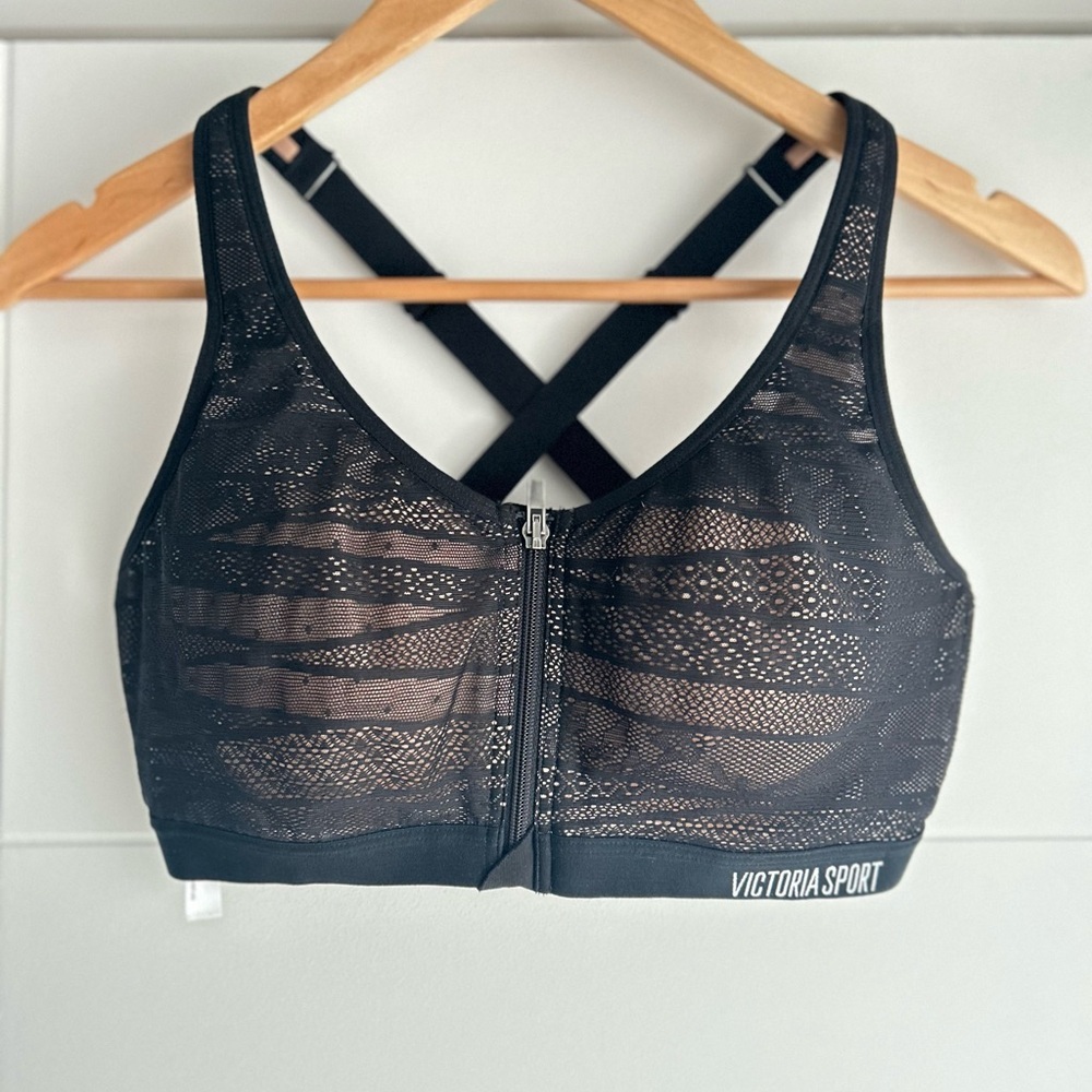 Victoria's Secret Black Lace Knockout Front closure Sports Bra